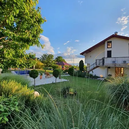 Rechkof Villa *